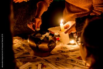 Есть ли приворот: гадание для проверки