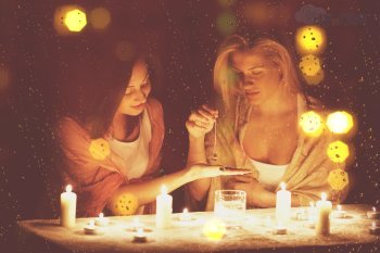 Есть ли приворот: гадание для проверки