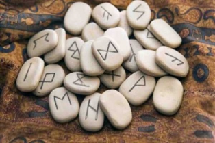 гадание на рунах